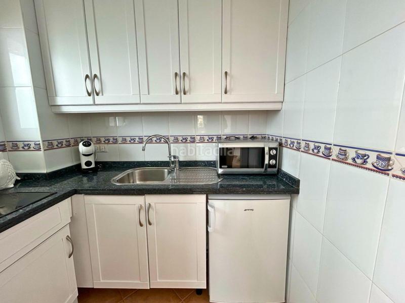 Foto 799dd24e-a432-4f85-9e89-65a455d1ca05. Estudio  con vistas al mar en primera línea de playa en Marbella