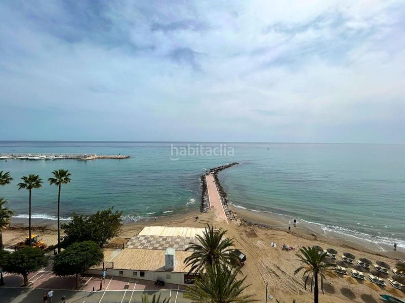 Foto 9c1601e0-8cef-45ec-a8b6-3444c40cb3ac. Estudio  con vistas al mar en primera línea de playa en Marbella