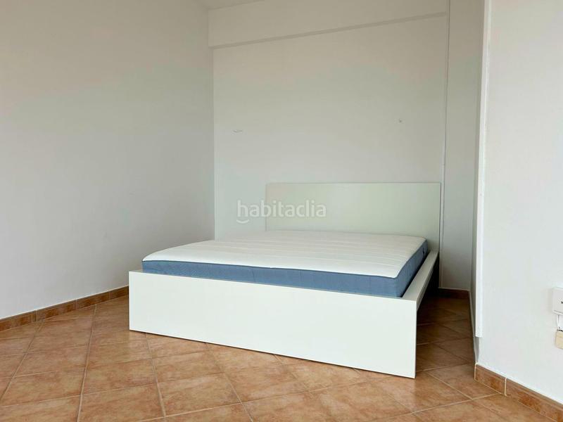 Foto c8c87e4c-2f9d-4551-94b7-690712af1d02. Estudio  con vistas al mar en primera línea de playa en Marbella