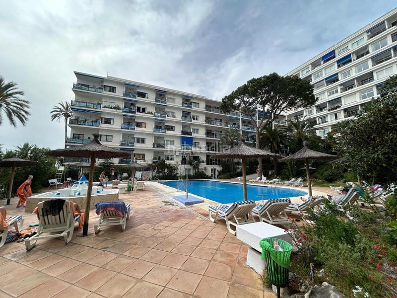 Foto fe8dcc01-f417-464f-ad9f-eaf43d7dcfc7. Estudio  con vistas al mar en primera línea de playa en Marbella