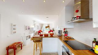Apartament a La Jara. Elegante apartamento en planta baja en nueva andalucía, marbella