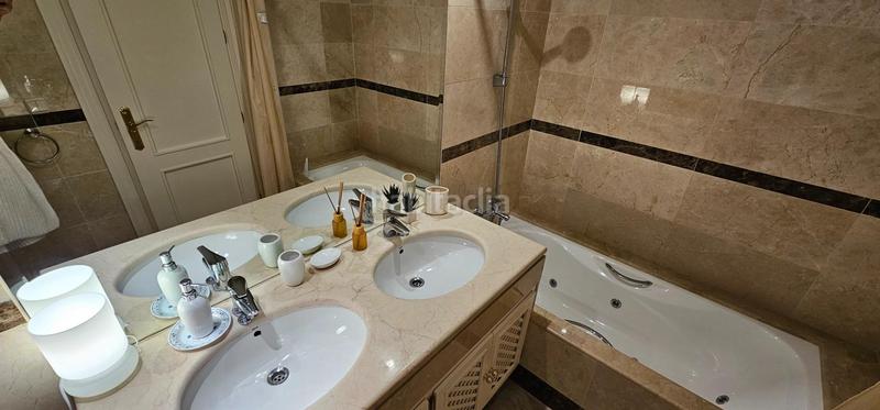 Foto df1bec29-cd1b-4f73-9ad1-a41f807de2d8. Piano terra con parcheggio piscina in Las Brisas Marbella