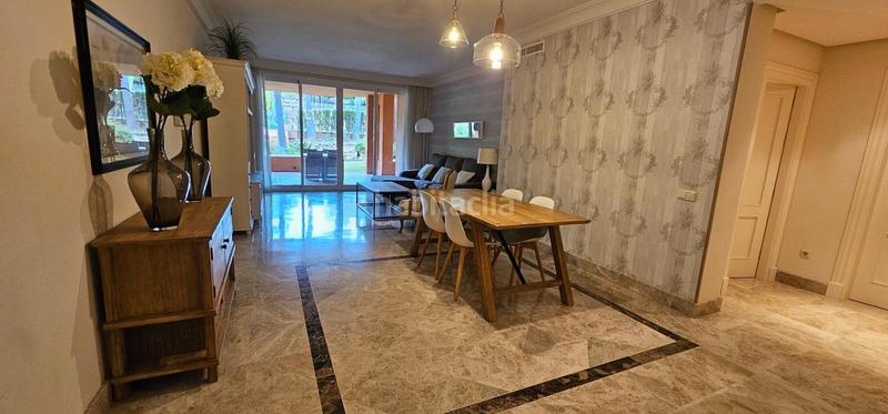 Foto ffe740a4-0625-4401-87f2-5c9214a2cada. Piano terra con parcheggio piscina in Las Brisas Marbella