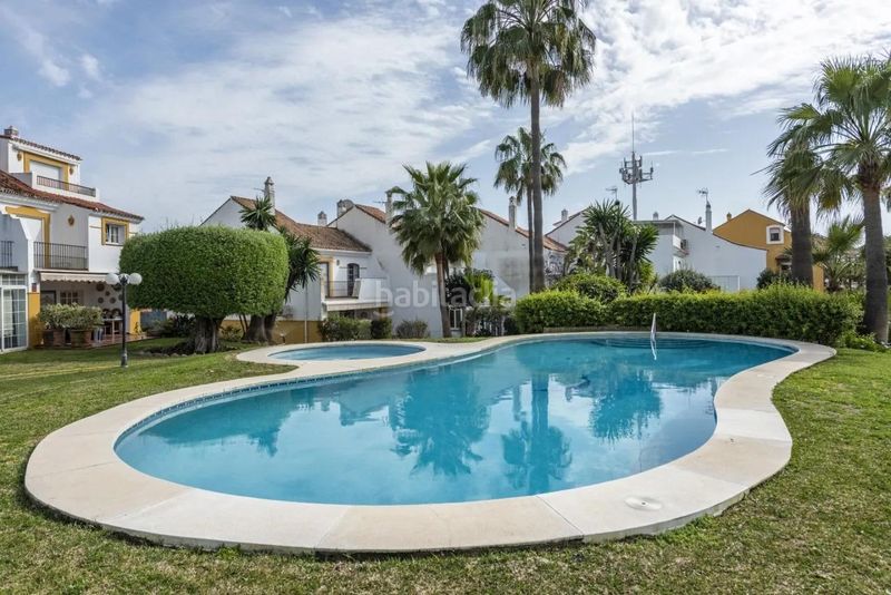 Foto 0c78a475-1bd8-4a8d-968a-71d45f353c90. Casa adossada amb aparcament piscina a Centro Estepona