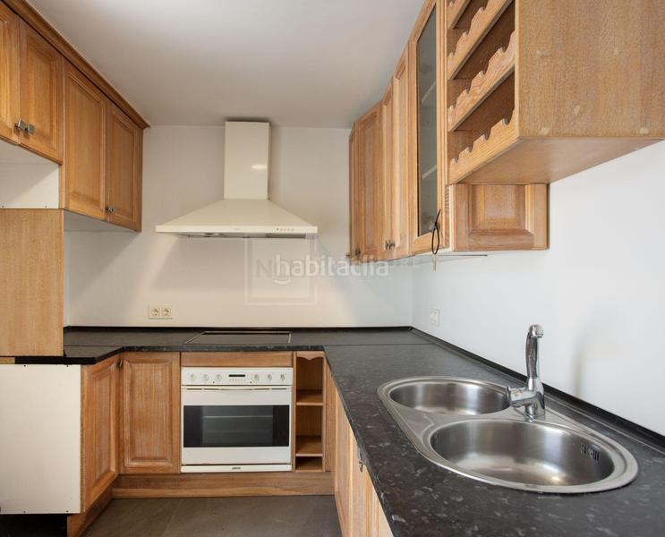 Foto 69519682-c7e7-4f28-b6bd-35de991a203c. Edifici a San Pedro de Alcántara Pueblo Marbella