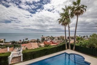Xalet a Buenas Noches. Villa con vistas panorámicas al mar, apartamento de invitados y