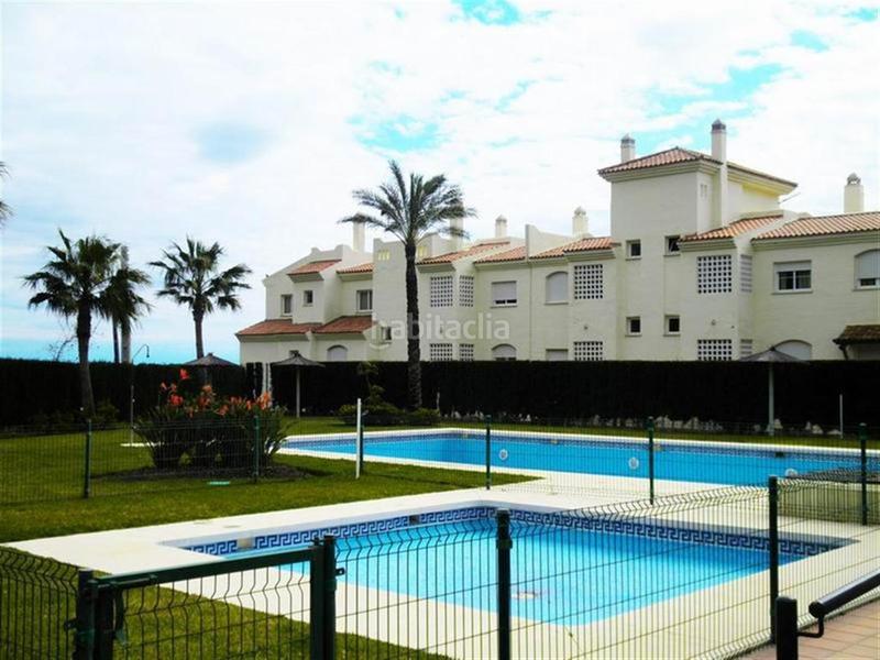 Foto 3c1ec62c-a65d-4731-8268-b3073afe32d2. Piso  2 dormitorios, 2 baños con 2 garajes en arenal golf en Benalmádena