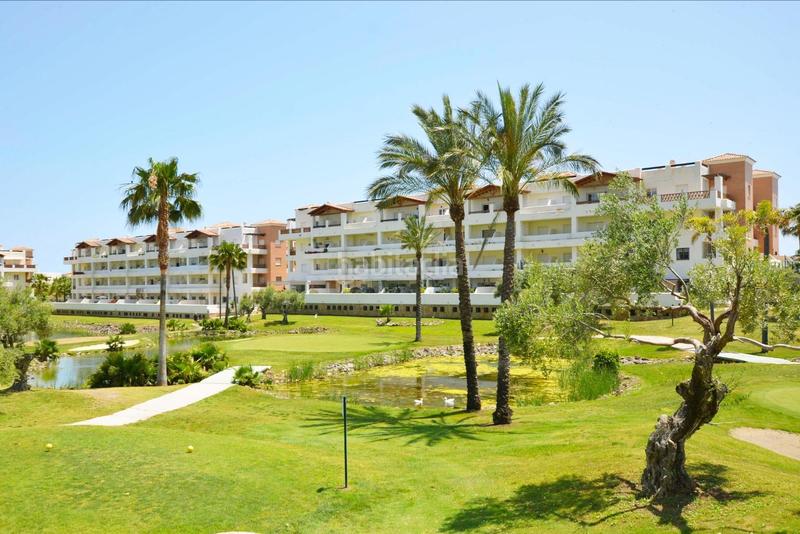 Foto 64e7458c-0b6e-459a-8f94-8292019640f3. Piso  2 dormitorios, 2 baños con 2 garajes en arenal golf en Benalmádena