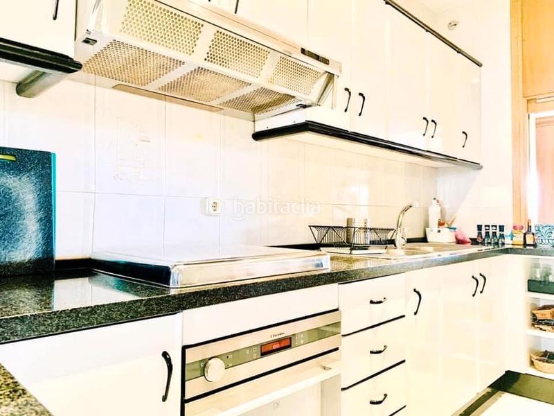 Foto e38577d2-b0a9-4e40-ae1e-f65dde3a34c6. Casa adosada fantástica casa adosada situada en torrequebrada con vistas magníficas al golf en Benalmádena
