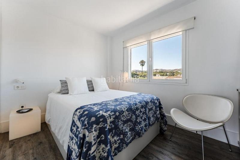 Foto a5c5ea96-814c-478b-b898-52a1a5cba267. Ático Calahonda ático duplex, 2 dormitorios, terraza, parking, 1 línea de playa en Mijas