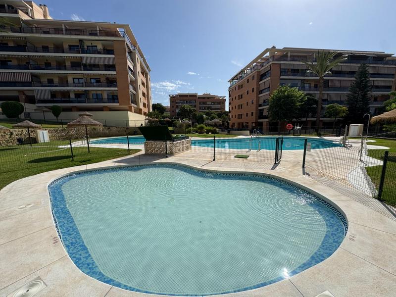 Foto 228c6e11-32e3-487f-9341-921364978328. Piso amplio bajo con terrazas en zona exclusiva de El Pinillo en Torremolinos