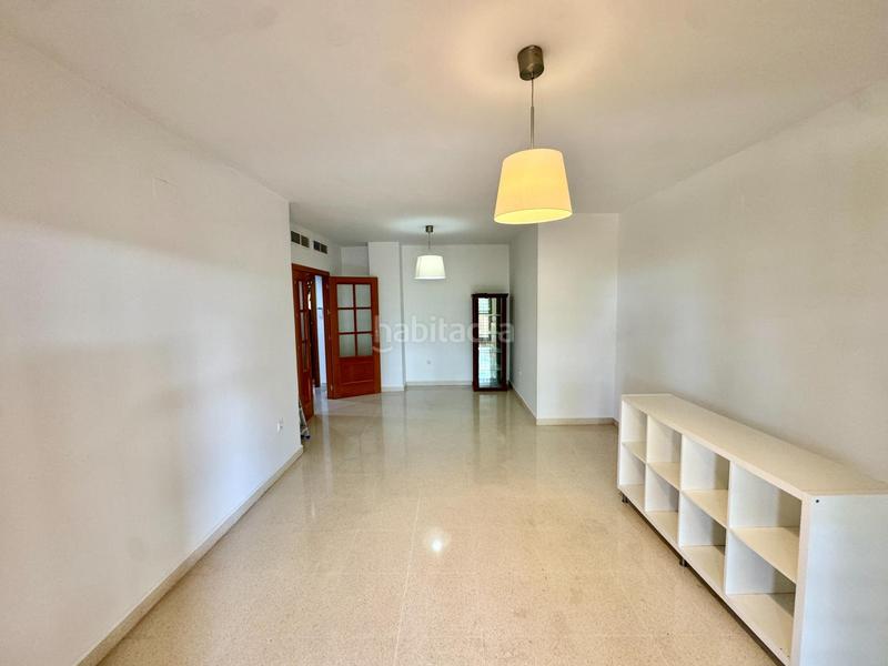 Foto 2fbfe477-2f7d-4c0a-89cb-eda8c57b9138. Piso amplio bajo con terrazas en zona exclusiva de El Pinillo en Torremolinos