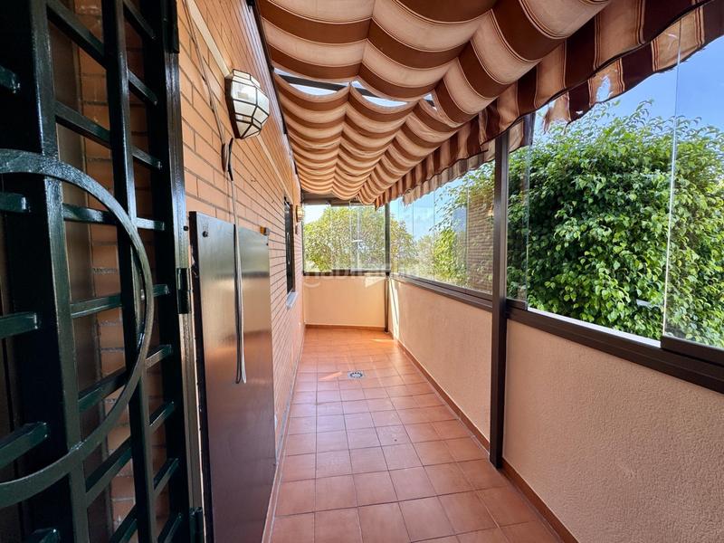 Foto 51eb58fe-adf6-49d2-9889-1532730ba1c3. Piso amplio bajo con terrazas en zona exclusiva de El Pinillo en Torremolinos