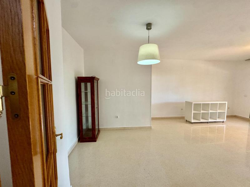 Foto 555d2b61-b922-4a54-833d-6867e9758dee. Piso amplio bajo con terrazas en zona exclusiva de El Pinillo en Torremolinos