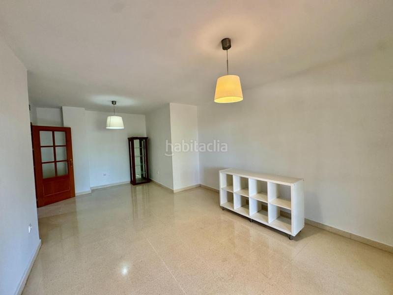 Foto a7fe6527-5f6e-4494-8868-f3fd03cf4a45. Piso amplio bajo con terrazas en zona exclusiva de El Pinillo en Torremolinos
