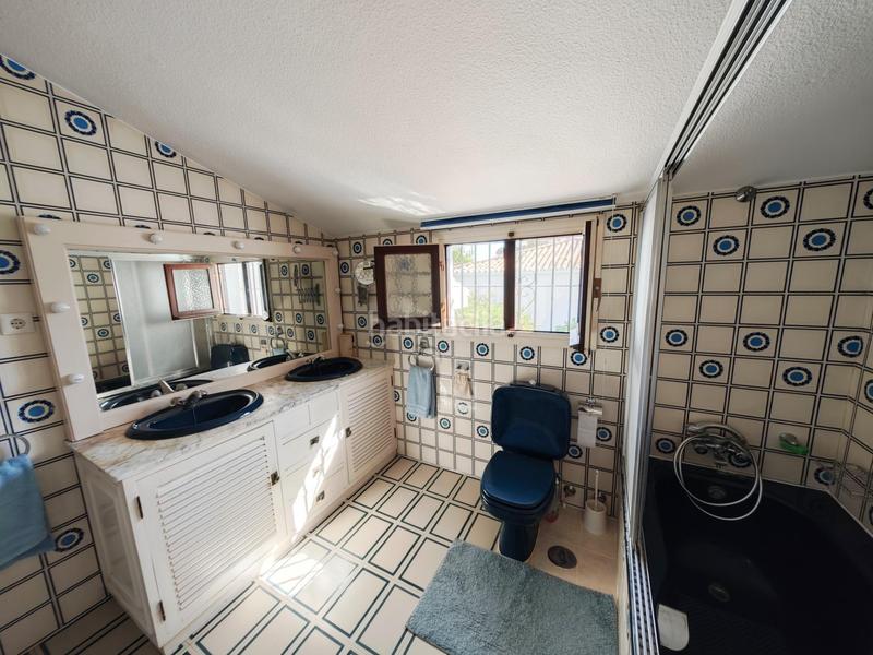 Foto 028d3c1b-c436-4597-a95b-b7342d30a987. Chalet avec chauffage parking piscine dans Castillo Sohail - Myramar Fuengirola