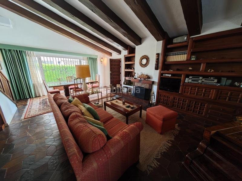 Foto 4d53ea1d-2f04-42a8-b9e1-37e66c51ce0a. Chalet avec chauffage parking piscine dans Castillo Sohail - Myramar Fuengirola