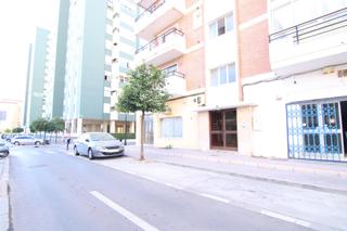 Locale commerciale in Puerto Deportivo