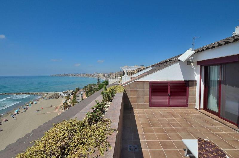 Foto bf732c84-cfa8-45c5-8e5e-35c10436f53c. Duplex con parcheggio piscina in Las Gaviotas - Carvajal Fuengirola