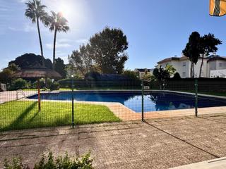 Appartement  Avenida carlota alexandri. Por fin un bajo en venta en park palace de la carihuela  torremo