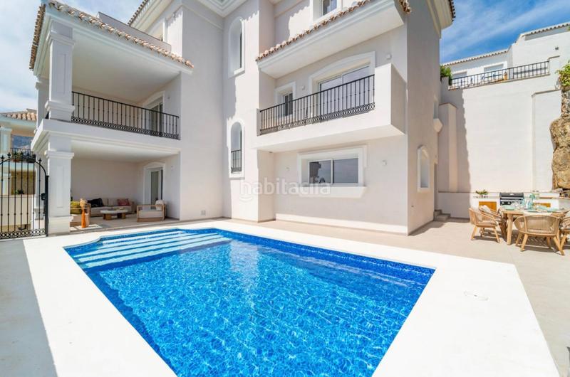 Foto 15dea082-f54e-4554-b660-ac694b82dbba. Xalet amb calefacció aparcament piscina a Torreblanca del Sol Fuengirola