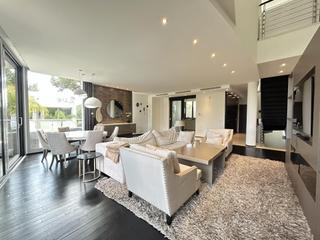 Maison jumelée à Nagüeles Alto. Impresionante casa adosada moderna en sierra blanca  en venta y