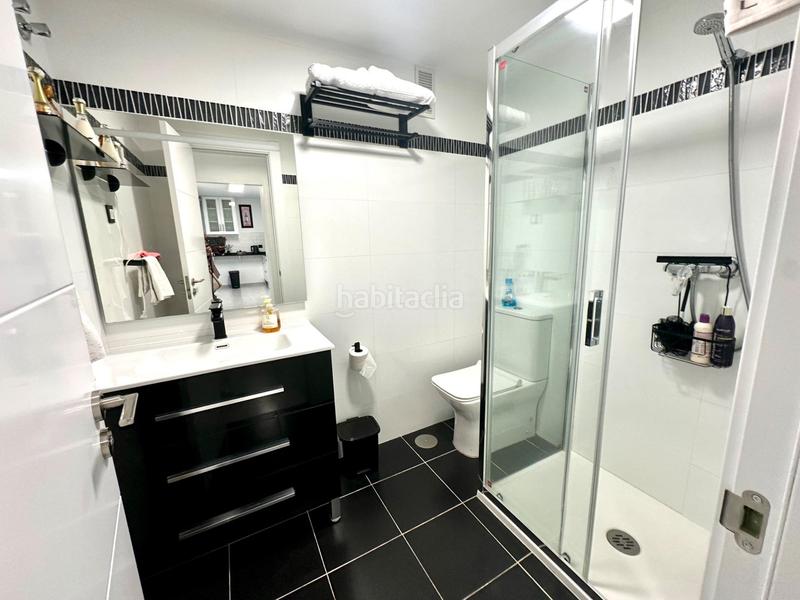 Foto 201977ea-9897-4523-bf98-9575c113d782. Pis amb calefacció aparcament piscina a Puerto Deportivo Fuengirola