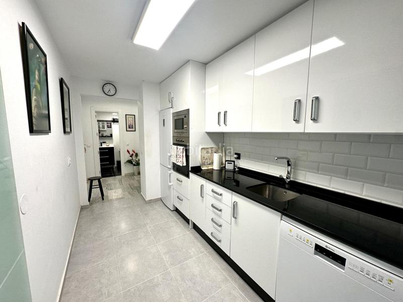 Foto a86baa52-7e86-4562-b6ca-7ad257cbc664. Pis amb calefacció aparcament piscina a Puerto Deportivo Fuengirola