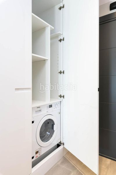 Foto 7f30c4ac-01bb-4706-ae7a-e2208944a290. Apartamento primera linea de playa en Puerto Deportivo Fuengirola