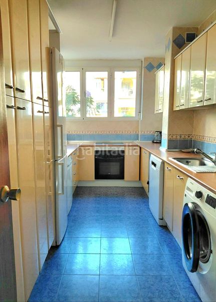 Foto 8d5b82f1-7828-462d-870e-aefad270cf78. Apartament amb piscina a Puerto Deportivo Fuengirola