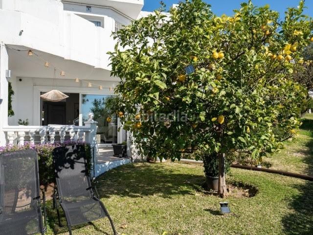 Foto dde3d60e-d5b2-4e0a-983d-aa5754475d61. Casa adossada a Calahonda Mijas