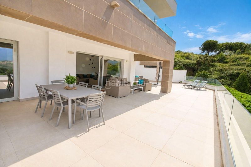 Foto bb467769-483b-4984-9eb0-ab3db653113d. Planta baixa amb aparcament piscina a La Cala Golf - Lagar Martell Mijas