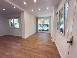 Planta baixa a Centro ciudad. Piso totalmente reformado con entrada independiente, parking y p