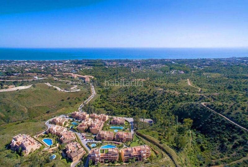 Foto 7295e2d0-7a32-417c-b09a-2b73c8860e1e. Apartament amb aparcament piscina a Elviria Marbella