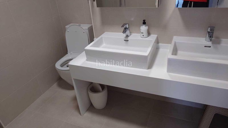 Foto b7502f30-7f42-4b9d-b957-21754a616b56. Apartament amb aparcament piscina a Las Flores Mijas