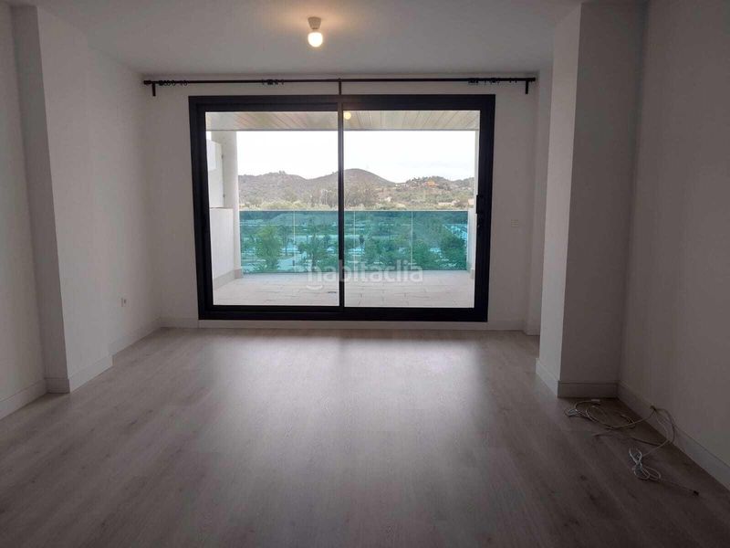 Foto db752db0-9756-4a70-9095-55b05b6ec38b. Apartament amb aparcament piscina a Las Flores Mijas