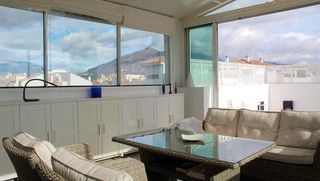 Dachwohnung in Puerto Banús. Espectacular ático de 3 dormitorios con licencia turística en pu