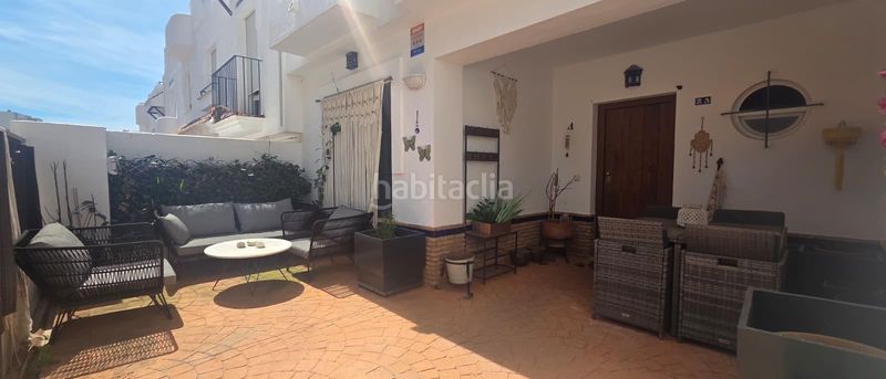 Foto c72e4f6b-a6f0-405a-a96a-0e473cd3be9f. Casa adossada amb aparcament piscina a Torreblanca del Sol Fuengirola