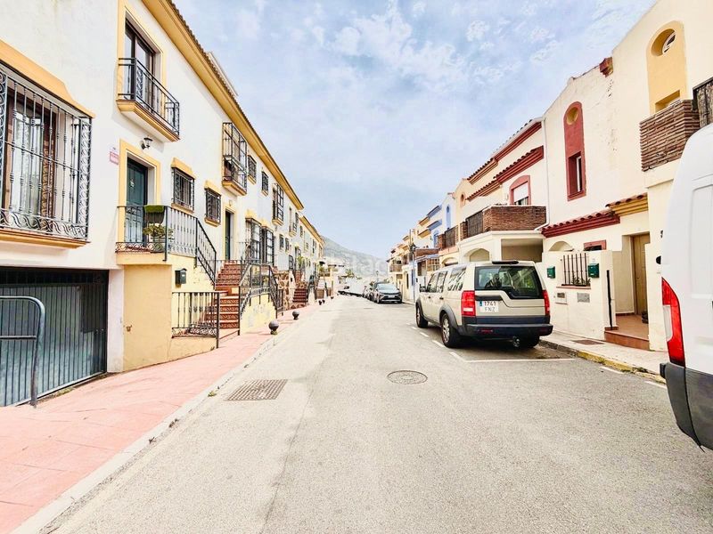 Foto 02a5c82d-8278-4cb6-880c-9f4c92357b3d. Casa adossada amb aparcament a Centro Benalmádena