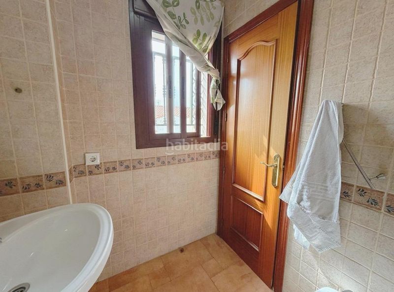 Foto b6ef1f10-7619-4bef-aae6-054bda4596ee. Casa adossada amb aparcament a Centro Benalmádena