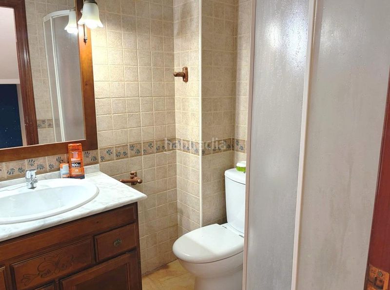 Foto f85b42e2-f233-40e9-b793-c126dcd28e59. Casa adossada amb aparcament a Centro Benalmádena