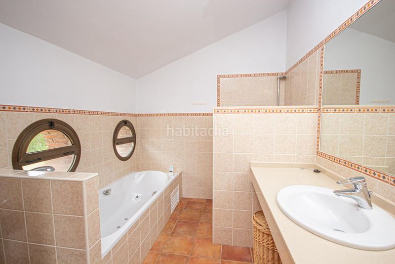 Foto 2e566435-4fee-474c-9eb5-9e11218913e5. Masia amb aparcament a Mijas golf Mijas