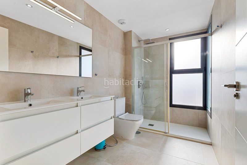 Foto ddda40fe-9159-41f4-9a11-e25c0c48cd96. Casa adossada amb aparcament piscina a Torreblanca del Sol Fuengirola