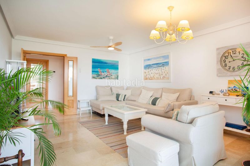 Foto 0e7560cd-9ab6-4dcf-8e42-9ce57a23c49d. Apartament amb aparcament piscina a El Velerín Estepona