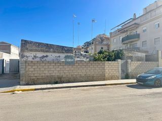 Casa in V Centenario-Piletas-Capuchinos. Contruye la casa de tus sueños junto a la playa de las piletas