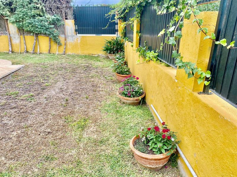 Foto 1e4e36a2-b5bd-4a86-ad3a-378636a119cf. Casa bifamiliare con parcheggio piscina in V Centenario-Piletas-Capuchinos Sanlúcar de Barrameda