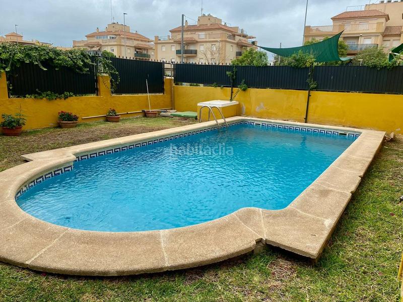 Foto 37933b3e-4e55-4b22-acf6-29630dd383f2. Casa bifamiliare con parcheggio piscina in V Centenario-Piletas-Capuchinos Sanlúcar de Barrameda