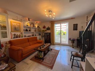 Casa adossada a Centro-Calzada-Cabo Noval. Mágnifica casa  en la  plaza de las infantas