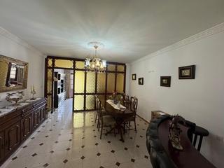 Appartement  Calle calle santo domingo, 112. Señorial piso con balcon a santo domingo