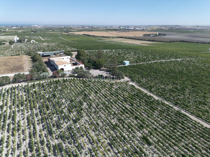 Foto c7ed2200-8db7-403d-bdba-6852a8ee2bf8. Casale con parcheggio in Ctra Jerez-Ctra del Puerto Sanlúcar de Barrameda